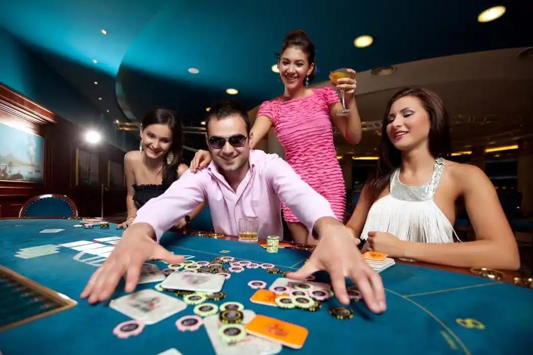 Platform gobertoto menampilkan antarmuka sportsbook dan live casino di perangkat seluler